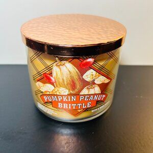 Bath & Body Works Pumpkin Peanut Brittle Candle NEW